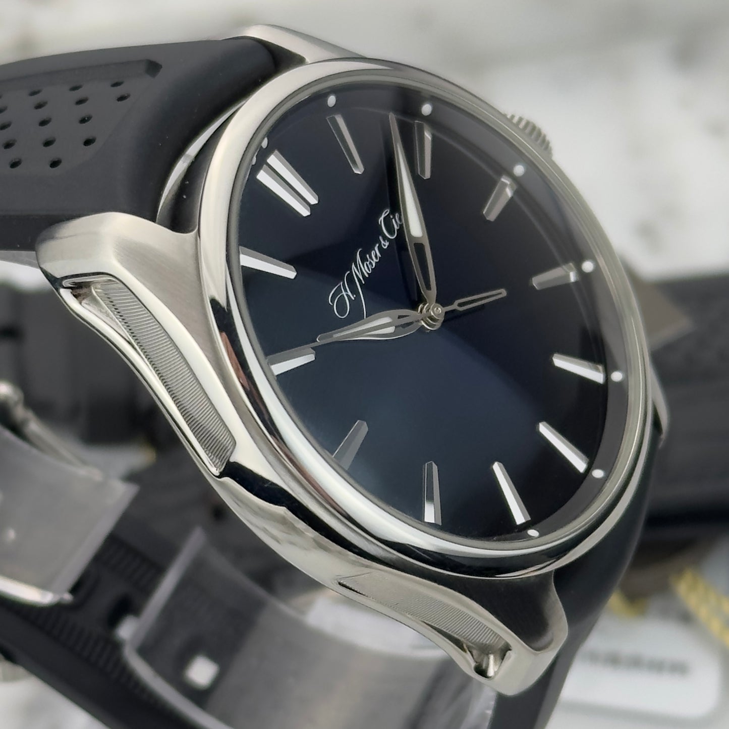 2020 H. Moser & Cie Pioneer Center Seconds Midnight Blue | 3200-1200 | Full Set