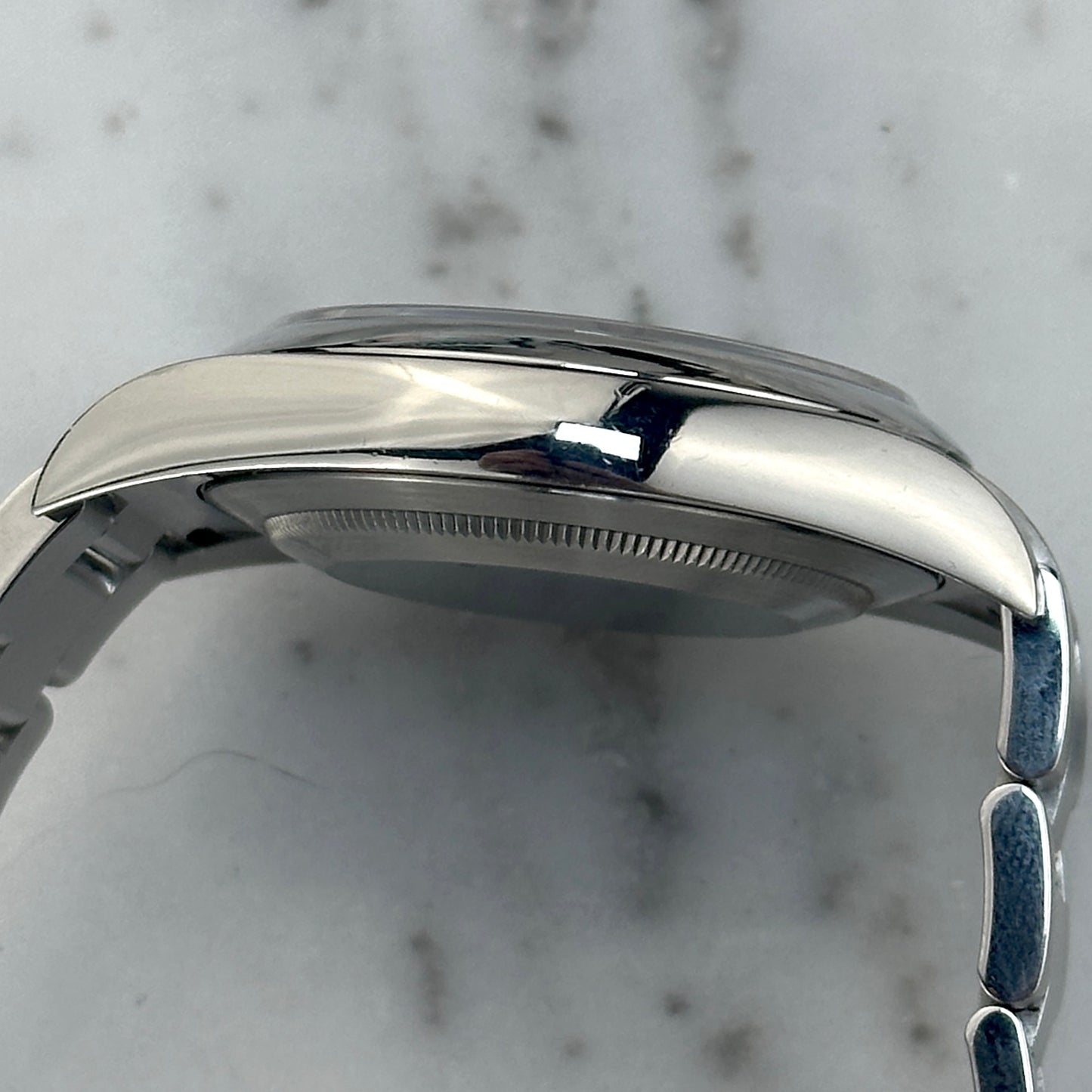 Rolex Oyster Perpetual 39 | 114300 | Blue Dial