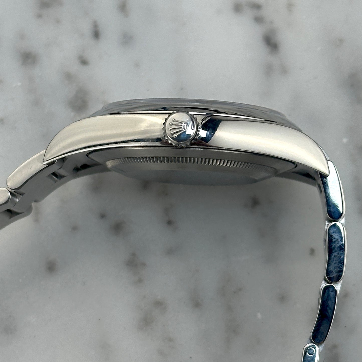 Rolex Oyster Perpetual 39 | 114300 | Blue Dial