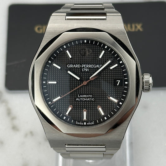 2025 Girard-Perregaux Laureato | 81010-11-634-11A | Box and Papers