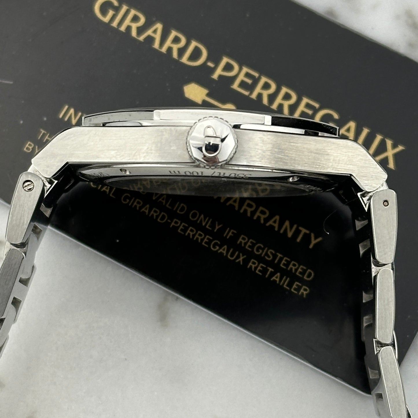 2025 Girard-Perregaux Laureato | 81010-11-634-11A | Box and Papers