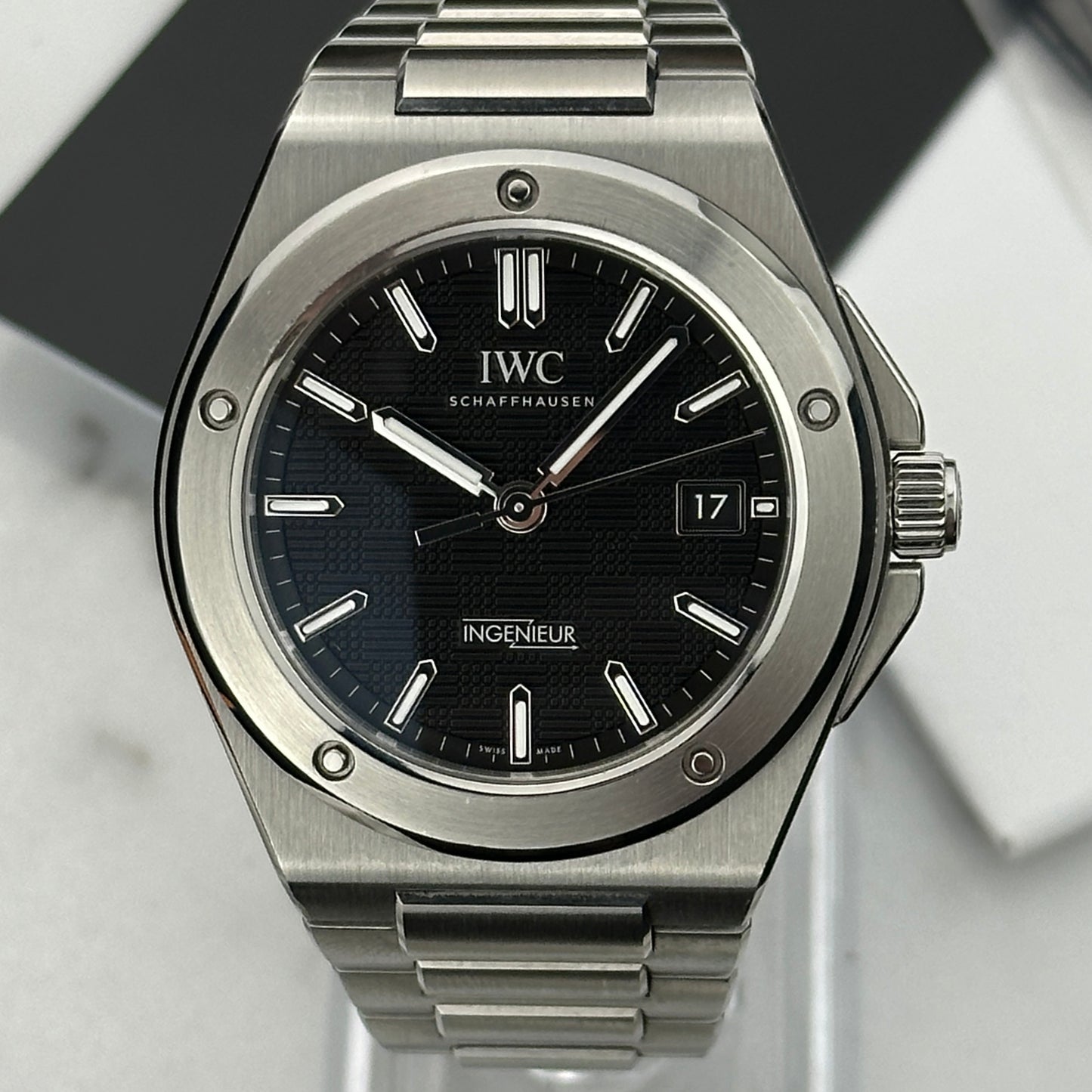 2024 IWC Ingenieur Black Dial | IW328901 | Full Set