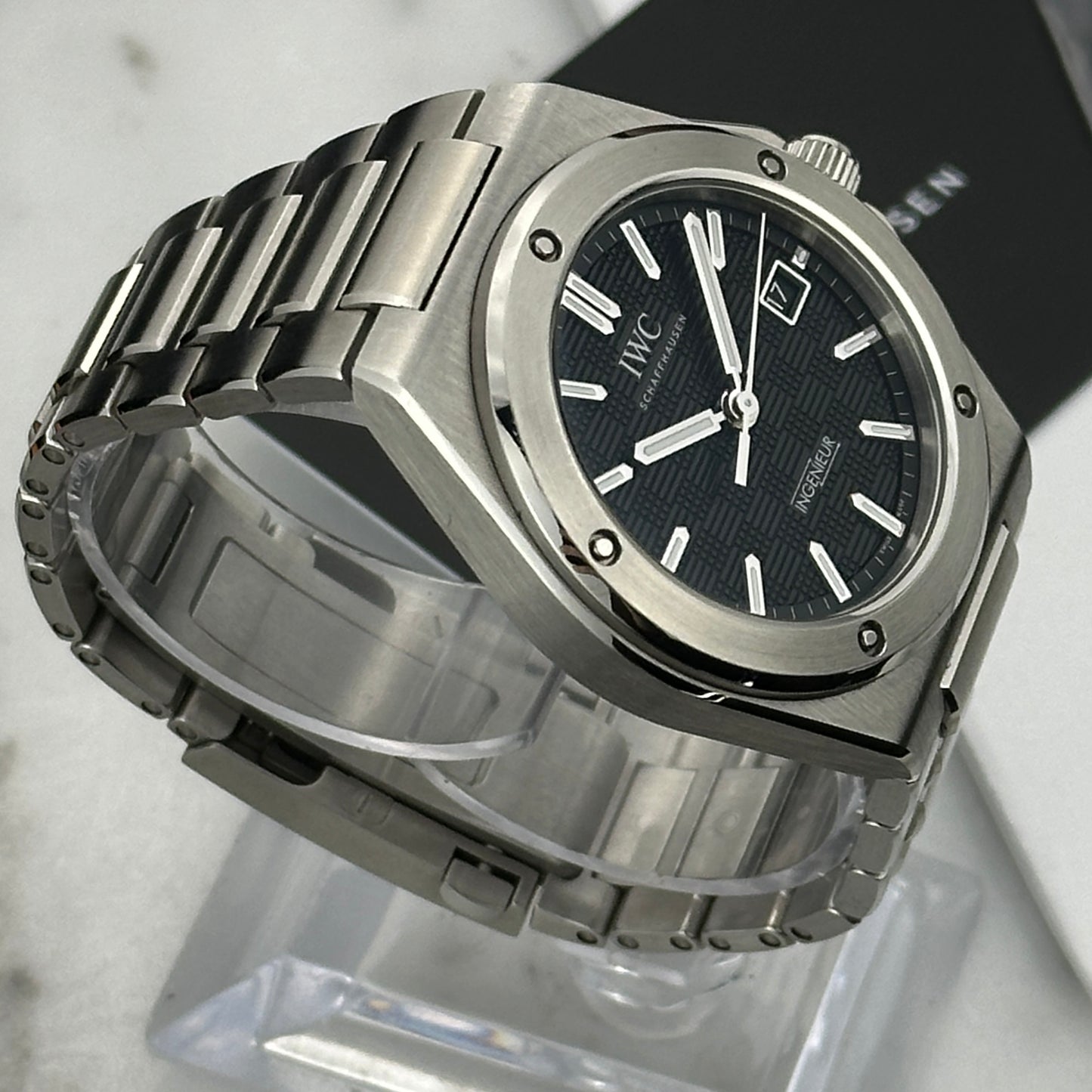 2024 IWC Ingenieur Black Dial | IW328901 | Full Set