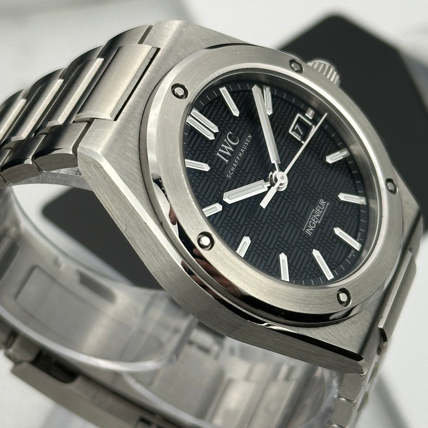 2024 IWC Ingenieur Black Dial | IW328901 | Full Set