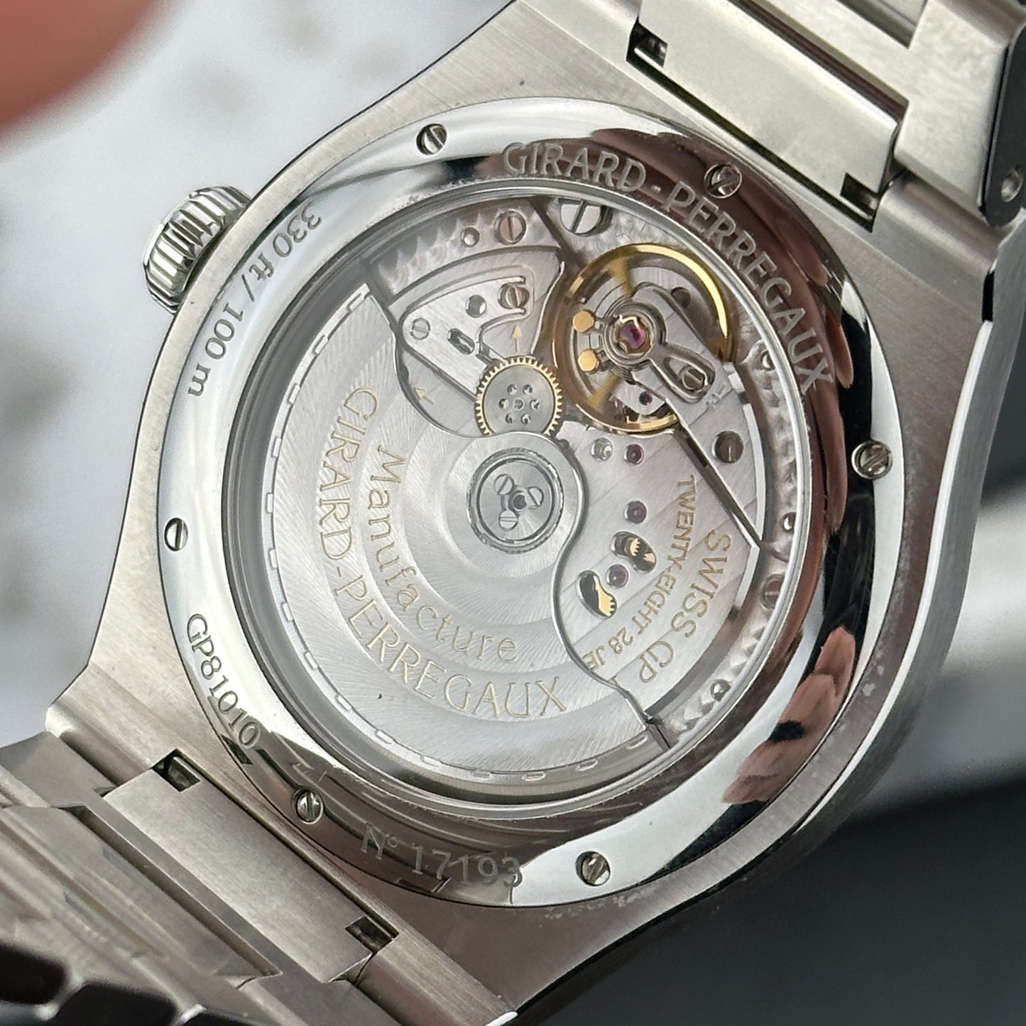 2025 Girard-Perregaux Laureato 42 Blue | 81010-11-431-11A | Full set + leather strap