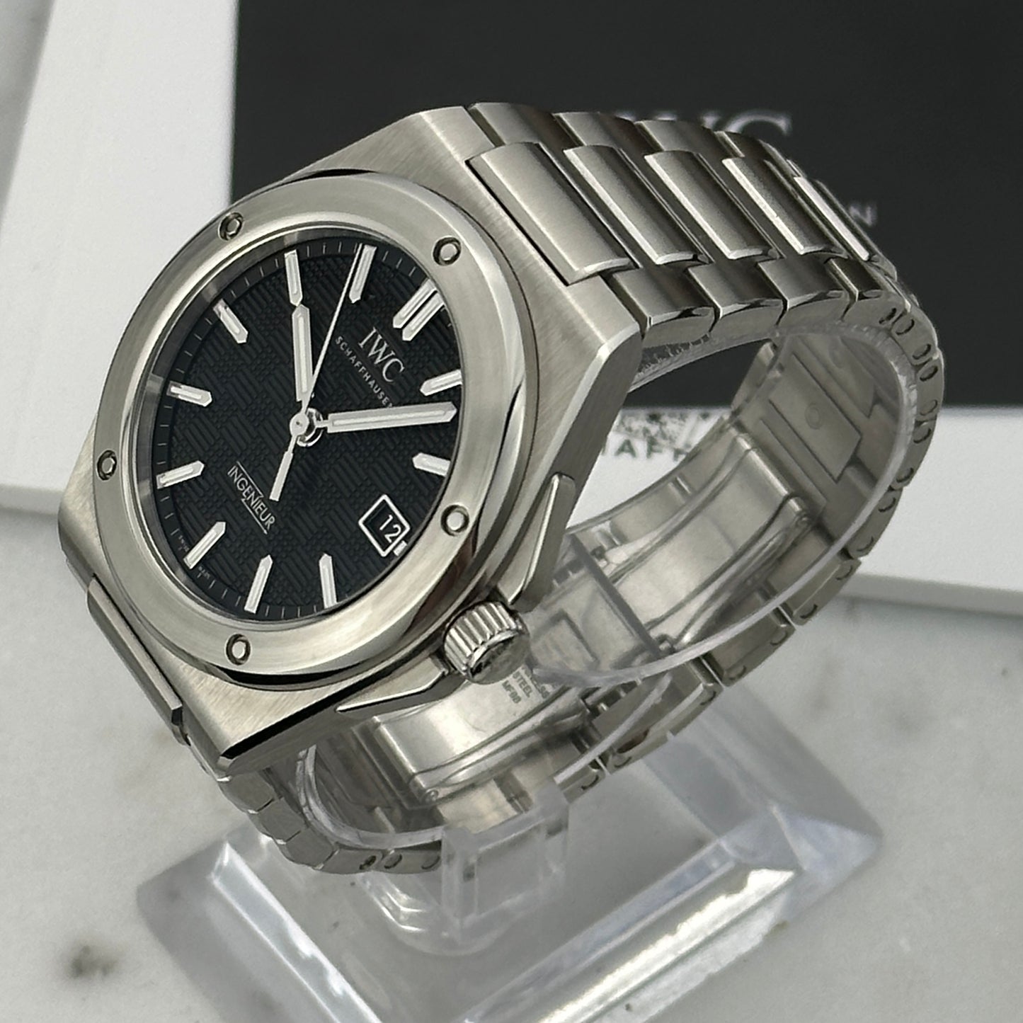 2025 IWC Ingenieur Black Dial | IW328901 | Full Set