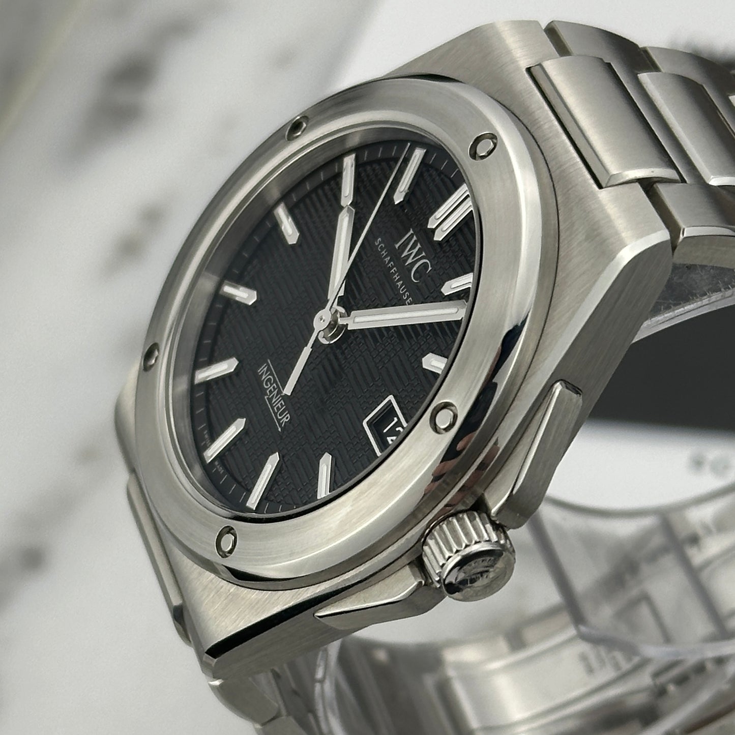 2025 IWC Ingenieur Black Dial | IW328901 | Full Set