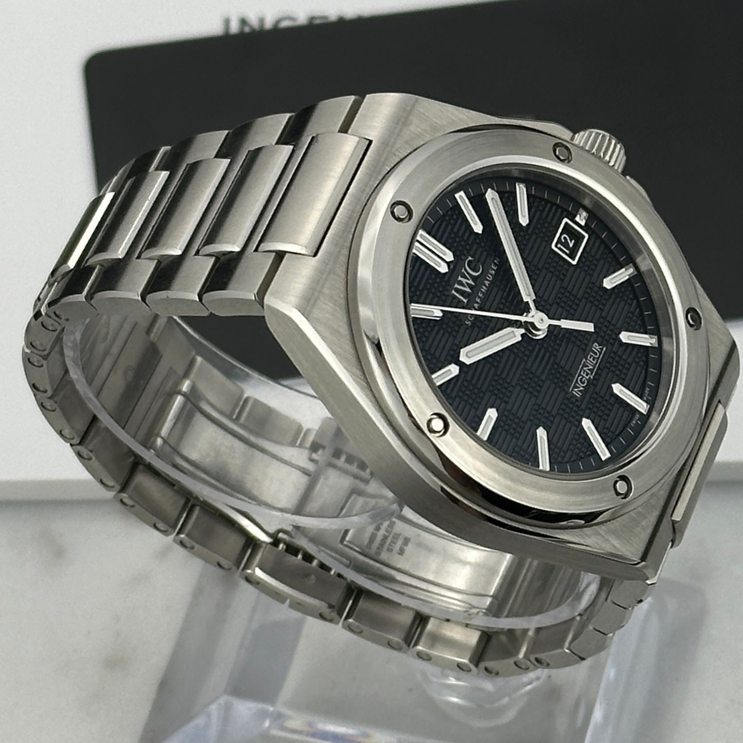 2025 IWC Ingenieur Black Dial | IW328901 | Full Set