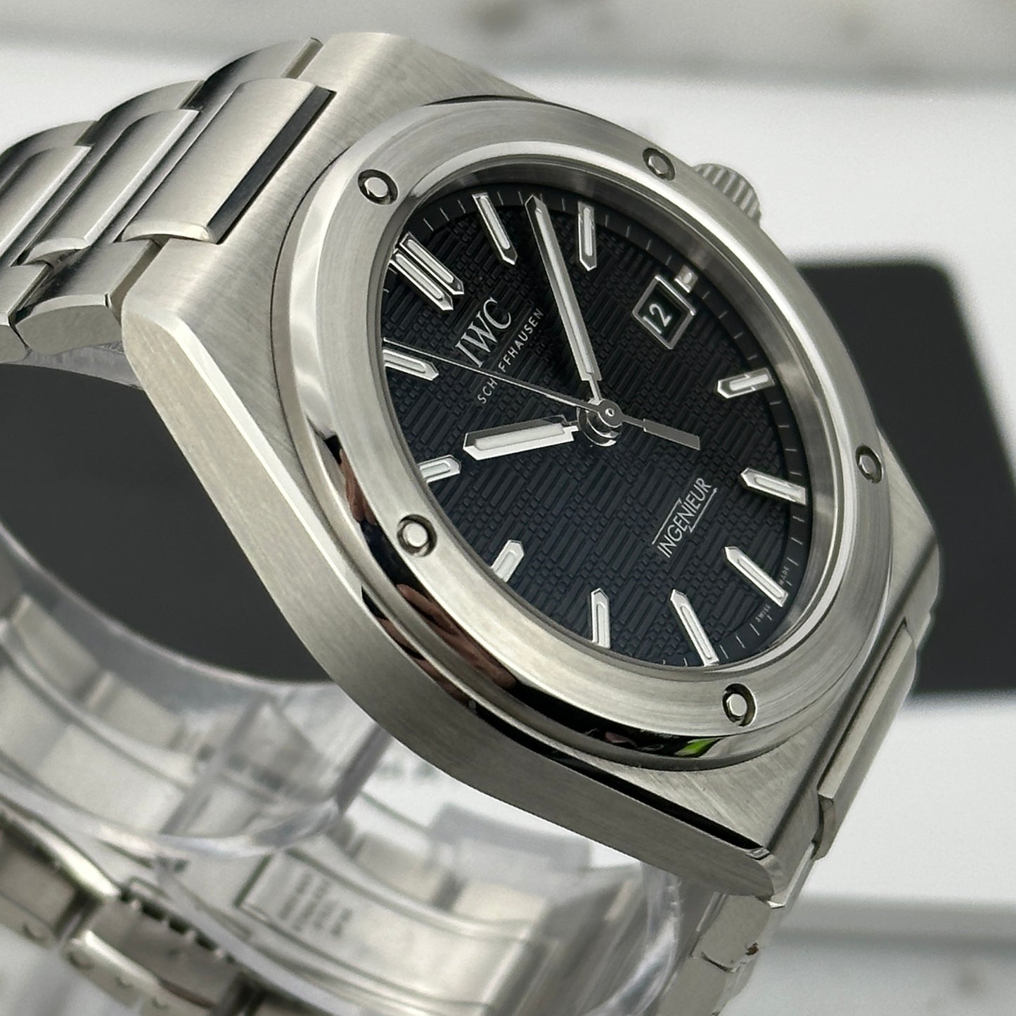 2025 IWC Ingenieur Black Dial | IW328901 | Full Set