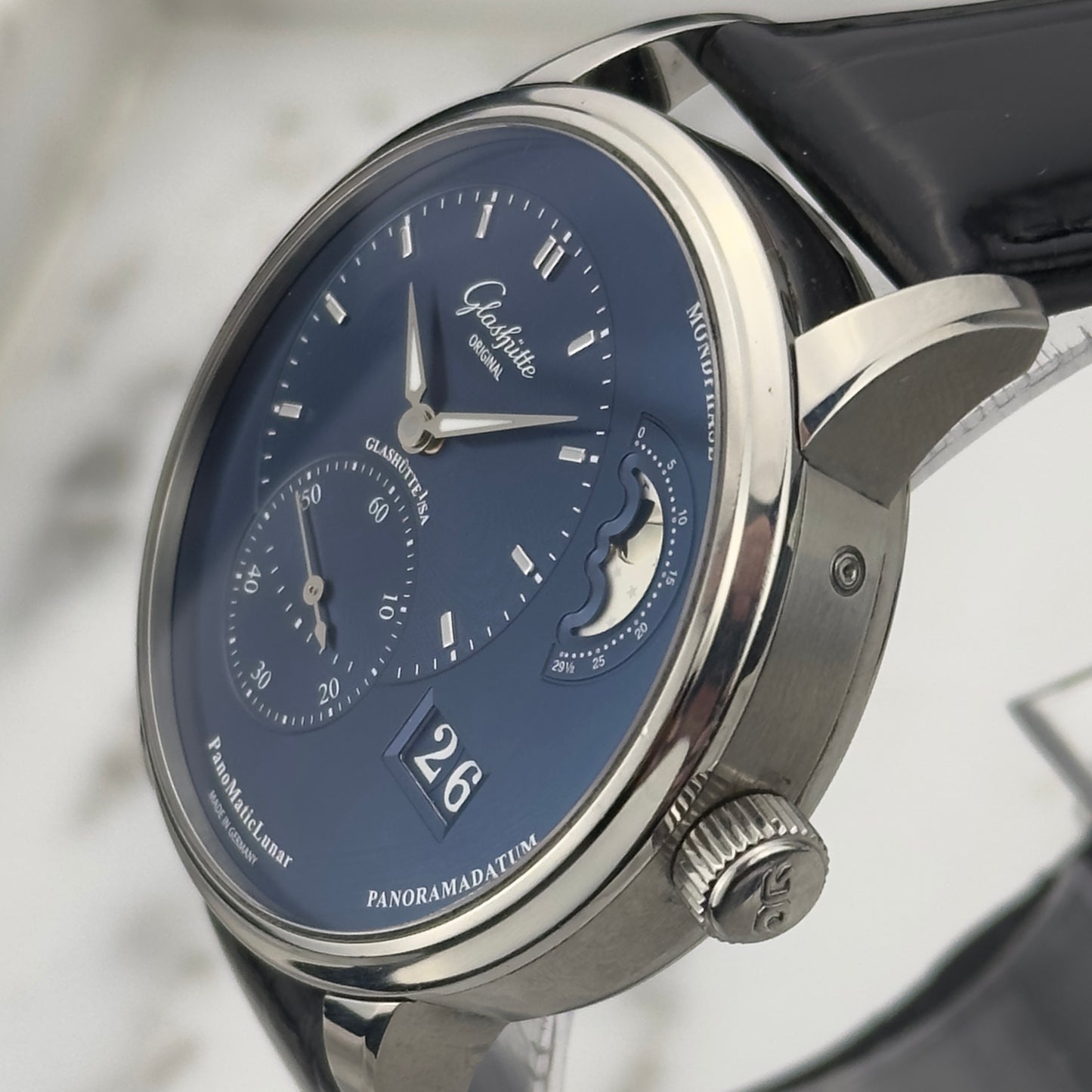 Glashütte Original PanomaticLunar Blue | 1-90-02-46-32-61