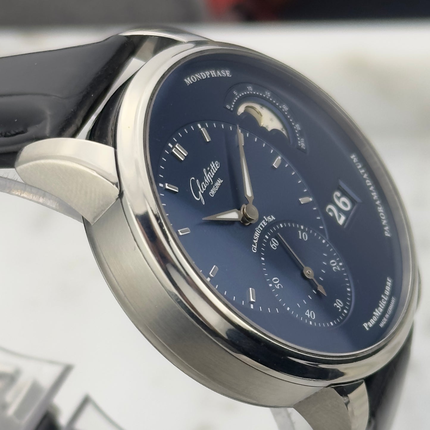 Glashütte Original PanomaticLunar Blue | 1-90-02-46-32-61