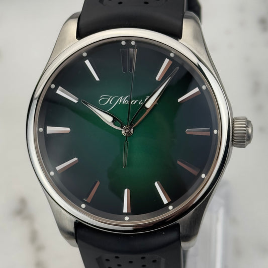 2019 H. Moser & Cie Pioneer Cosmic Green | 3200-1202 | Full Set + Leather Strap
