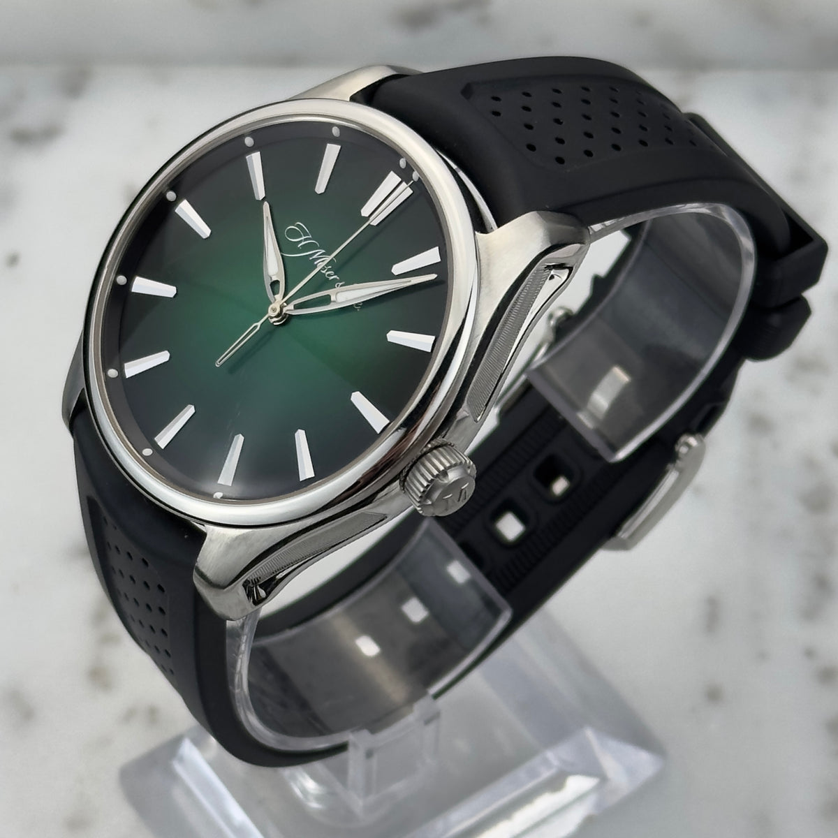 2019 H. Moser & Cie Pioneer Cosmic Green | 3200-1202 | Full Set + Leather Strap