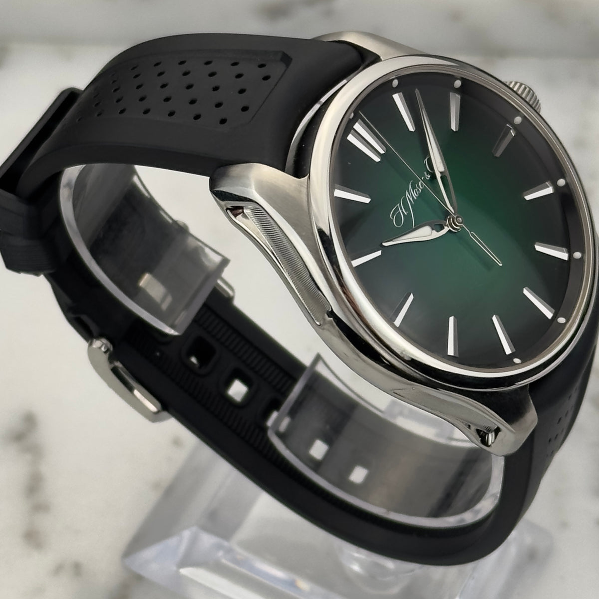2019 H. Moser & Cie Pioneer Cosmic Green | 3200-1202 | Full Set + Leather Strap