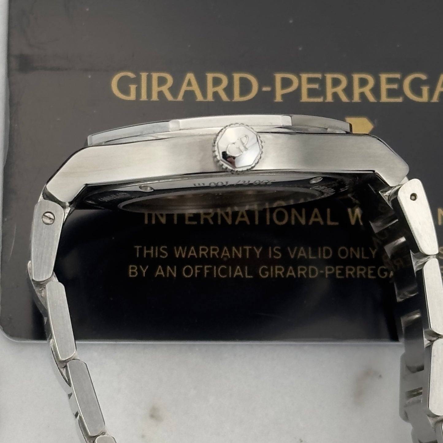 2026 Girard-Perregaux Laureato 38 Sage Green | 81005-11-3407-1CM | Full Set