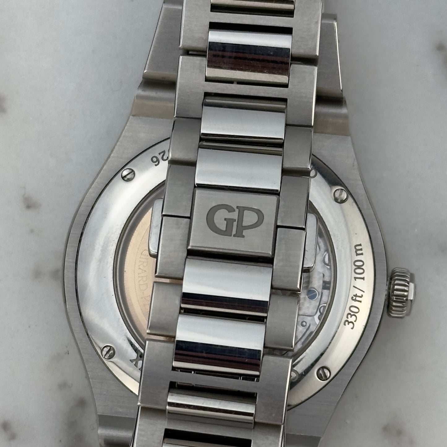 2026 Girard-Perregaux Laureato 38 Sage Green | 81005-11-3407-1CM | Full Set