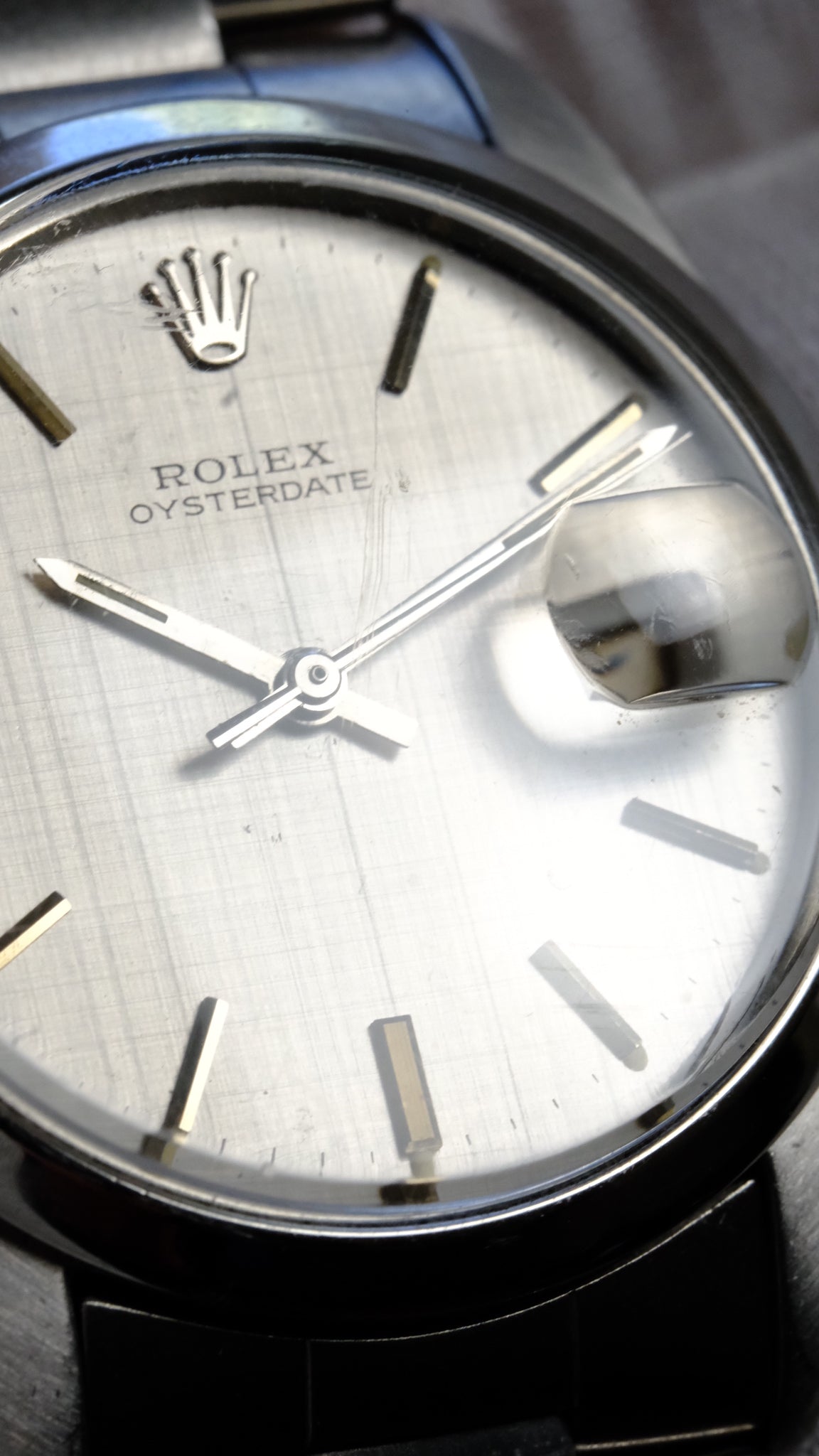 Rolex Oysterdate 6694 Silver Linen Dial